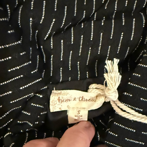 NWT Hem & Thread Black and White Patterned Puffer Jacket - Picture 7 of 9